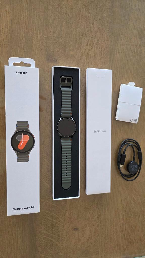 Galaxy Watch S7, Handtassen en Accessoires, Smartwatches, Nieuw, Android, Groen, Afstand, GPS, Hartslag, Kompas, Slaap, Stappen