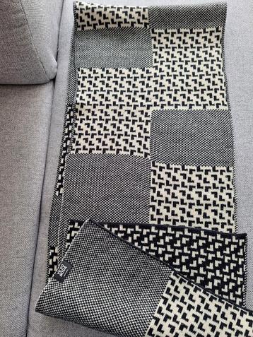 Nieuwe grote sjaal Vero Moda  beschikbaar voor biedingen