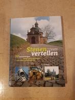 Boek ‘Stenen vertellen. 50 wandelingen ...', Comme neuf, Enlèvement ou Envoi