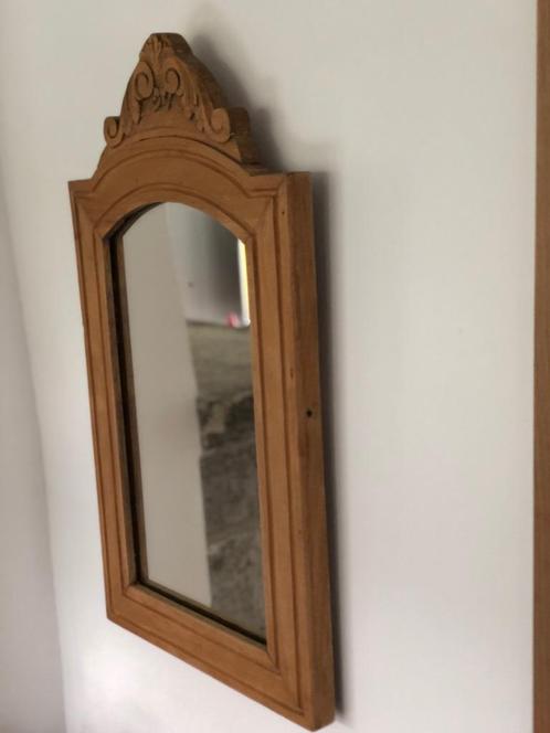 MIROIR dans un beau cadre en bois lourd, Antiquités & Art, Antiquités | Miroirs, Moins de 50 cm, Moins de 100 cm, Autres formes