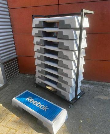 10 Reebok Step Met Verrijdbaar Opbergrek beschikbaar voor biedingen