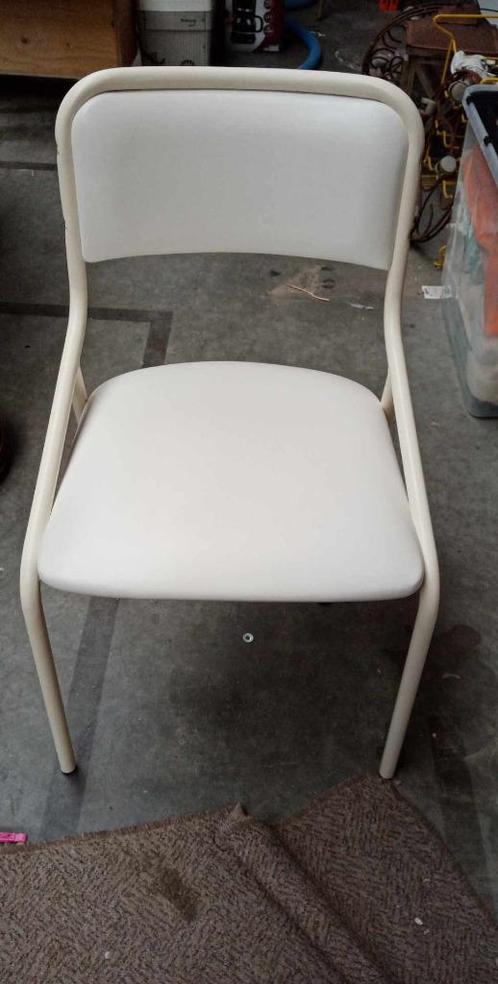 chaise structure en métal blanc et assise et dossier en simi, Maison & Meubles, Chaises, Comme neuf, Une, Métal, Blanc, Enlèvement