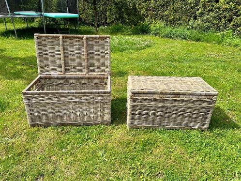 2 grote rieten manden, Huis en Inrichting, Woonaccessoires | Schalen en Manden, Zo goed als nieuw, Mand, Rechthoekig, Riet, Ophalen