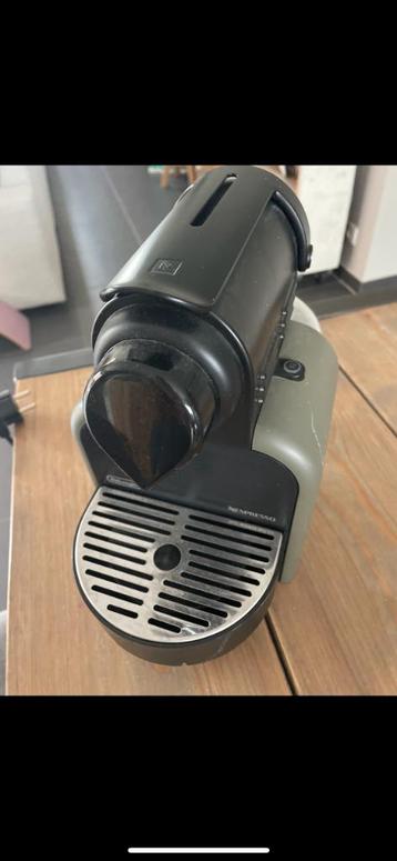 Koffiemachine Nespresso - Delonghi (capsules), Réservoir d'eau amovible, Dosettes et capsules de café, 1 tasse, Utilisé