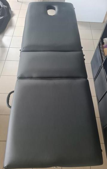 Massagetafel beschikbaar voor biedingen