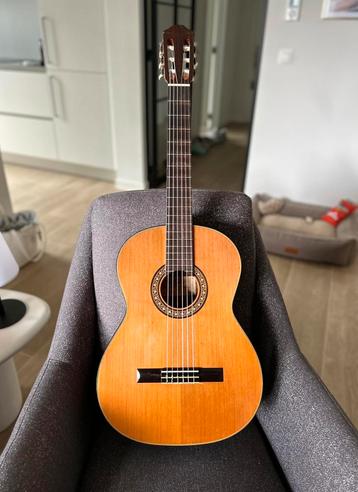 Aria AC-8 klassieke concert gitaar beschikbaar voor biedingen