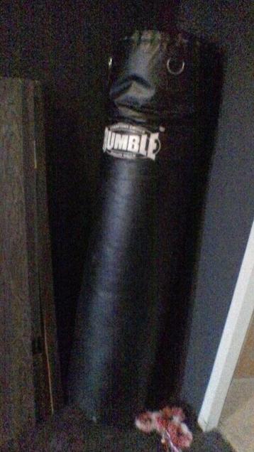 Bokszak Rumble 150 cm met bevestiging beschikbaar voor biedingen