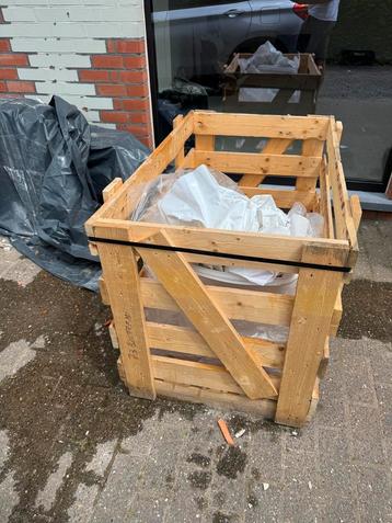 Houten kist GRATIS AF TE HALEN beschikbaar voor biedingen