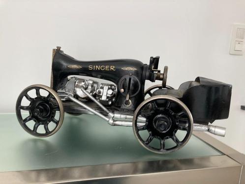 Unieke auto met SINGER naaitoestel, Antiek en Kunst, Kunst | Overige Kunst, Ophalen
