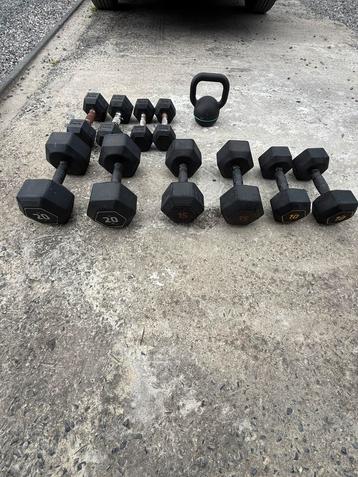 Complete Dumbbell sets & Kettlebell beschikbaar voor biedingen