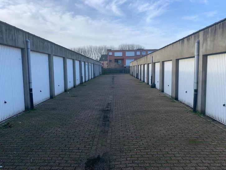 garage mooi net en droog, Immo, Garages en Parkeerplaatsen, Antwerpen (stad)