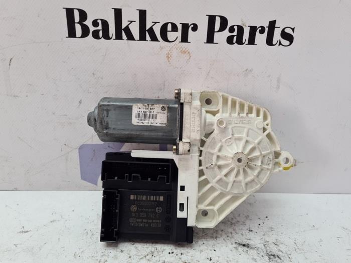 Moteur de vitre portière d'un Volkswagen Golf, Autos : Pièces & Accessoires, Carrosserie & Tôlerie, Volkswagen, Utilisé, 3 mois de garantie