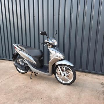 Honda vision 110cc injectie ( 1ste eigenaar)  beschikbaar voor biedingen