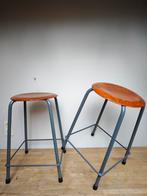 2x Vintage labokrukjes, Huis en Inrichting, Barkrukken, 2 krukken, Ophalen of Verzenden, Zo goed als nieuw