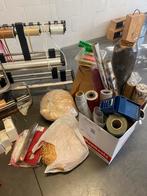 2 papierstandaard en dozen met lint en verpakkingsmateriaal, Zakelijke goederen, Stock en Retail | Verpakking en Verzending, Ophalen