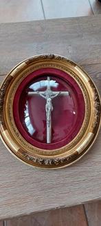Kruisbeeld  onder glas ., Verzamelen, Religie, Gebruikt, Christendom | Katholiek, Ophalen