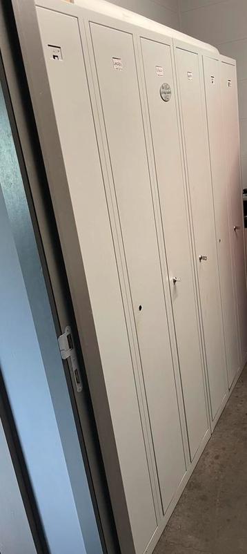 armoire à 6 casiers (2 serrures par pièce) encor très propre, Enlèvement