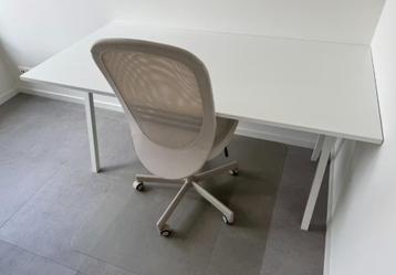 Mooie minimalistische bureau (bureaustoel optioneel) beschikbaar voor biedingen