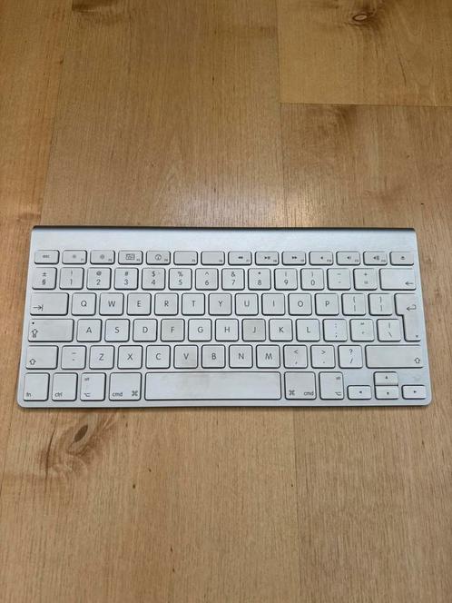 Apple Wireless Keyboard – Bluetooth – QWERTY, Computers en Software, Toetsenborden, Gebruikt, Qwerty, Draadloos, Ergonomisch, Ophalen
