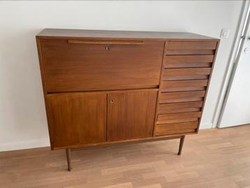 Vintage barkast beschikbaar voor biedingen