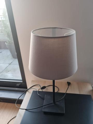 Lampe de table beschikbaar voor biedingen