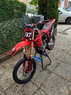 150 crf ️️, Comme neuf