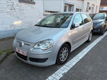 Volkswagen polo distribution neuf 5 portes, Argent ou Gris, Achat, Noir, 5 portes