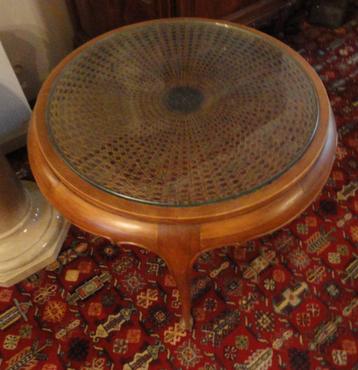 vintage houten salontafeltje beschikbaar voor biedingen