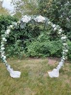 Bloemenboog met witte zijdebloemen, Ophalen, Zo goed als nieuw
