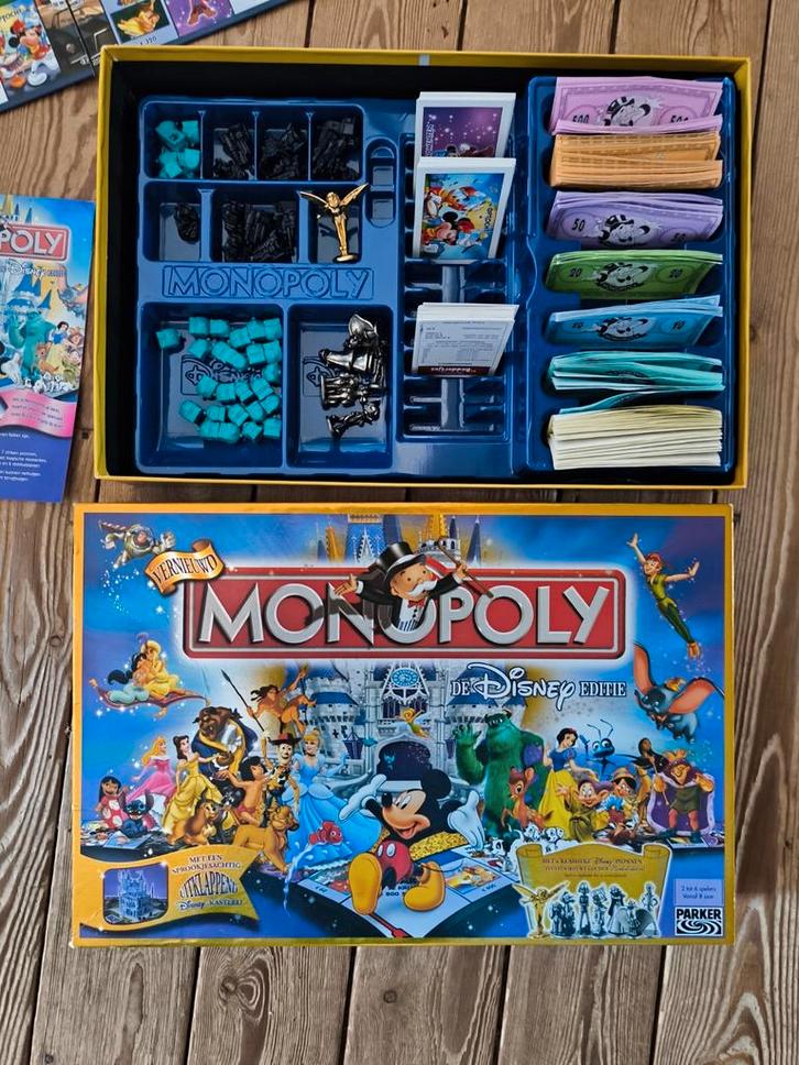 Monopoly Disney Castle Edition 2004 3D zeldzaam met tincker, Hobby en Vrije tijd, Gezelschapsspellen | Bordspellen, Zo goed als nieuw