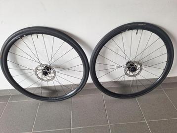 Giant PR2 wielen, inclusief remschijven + banden, Enlèvement, Comme neuf