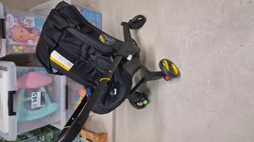 Buggy met accessoirs beschikbaar voor biedingen