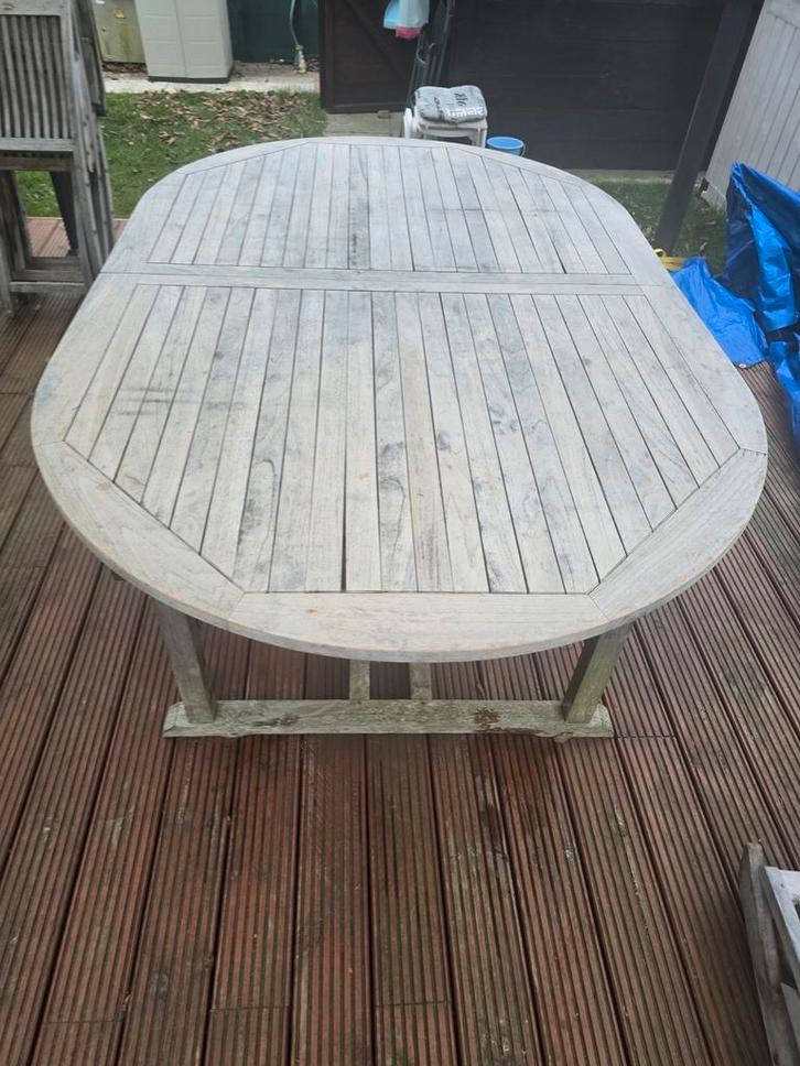 Grande table pour 10 a 12 personne plus 8x chaises, Jardin & Terrasse, Tables de jardin, Enlèvement