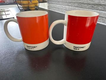 Mugs PANTONE Orange 021 C et 186 C – Très bon état beschikbaar voor biedingen