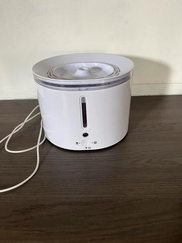 Katten drinkfontein beschikbaar voor biedingen