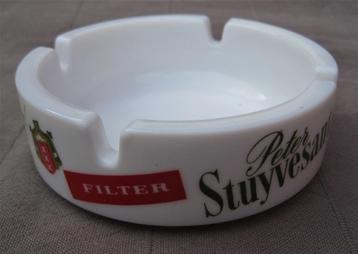 Vintage ronde asbak gehard opalineglas  beschikbaar voor biedingen