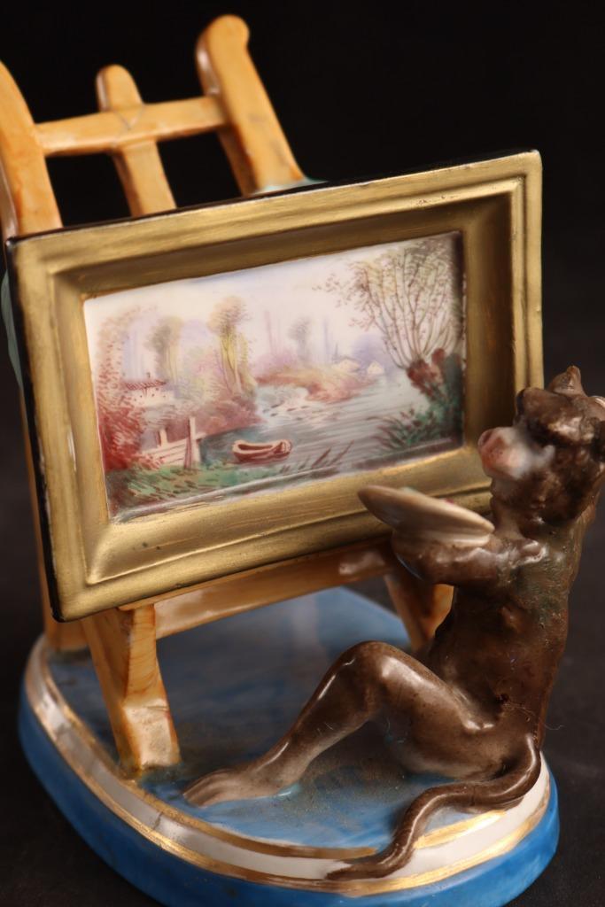 Schilderende aap van porselein, Antiek en Kunst, Antiek | Porselein, Ophalen of Verzenden