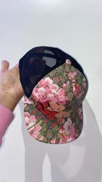 Casquette Gucci , sacoche , basket , lunette, Enfants & Bébés, Comme neuf