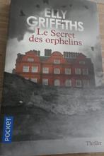 Livre Pocket ELLY GRIFFITHS ''Le secret des orphelins'', Enlèvement, Neuf