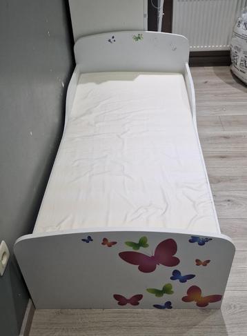 peuterbed inclusief matras beschikbaar voor biedingen
