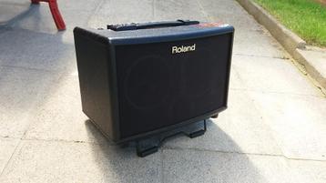 Amplificateur polyvalent portable Roland AC33 disponible aux enchères