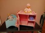 Poppenbedje, tafel, buggy en pop, Verzamelen, Poppenhuizen en Toebehoren, Ophalen, Gebruikt