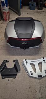 Givi V58 Maxia5 . Komt van FJR 1300. Met de nodige houders., Ophalen