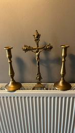 Vieux beaux bougeoir plus crucifix cuivre ou laiton