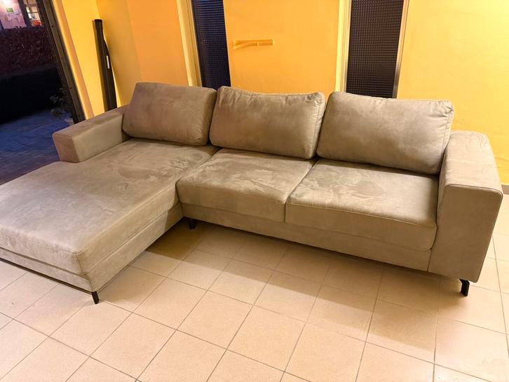 Grijze zetel in topstaat met longchaise, Huis en Inrichting, Zetels | Complete zithoeken, Gebruikt, Kunststof, Ophalen