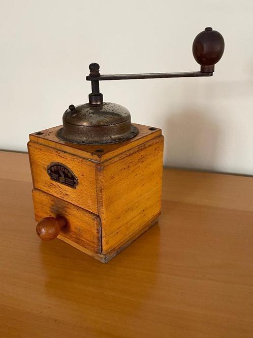 Oude koffiemolen Petges, Antiek en Kunst, Antiek | Keukengerei, Ophalen of Verzenden