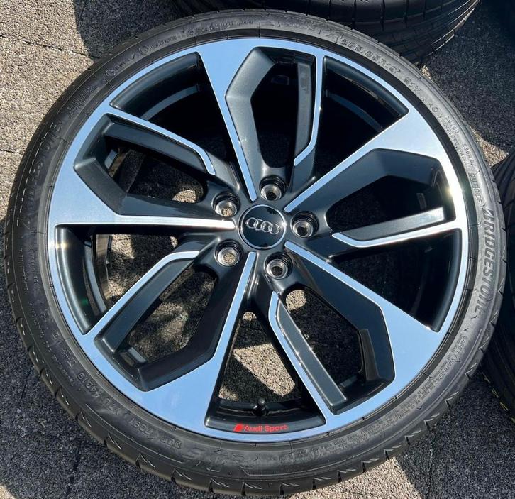 Audi a3 19 inch originele velgen + banden 235.35.19, Auto-onderdelen, Banden en Velgen, Banden en Velgen, Winterbanden, 19 inch