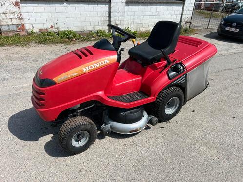 Honda 2415 tweecilinder 15pk, Tuin en Terras, Zitmaaiers, Zo goed als nieuw, Versnellingen, Ophalen of Verzenden