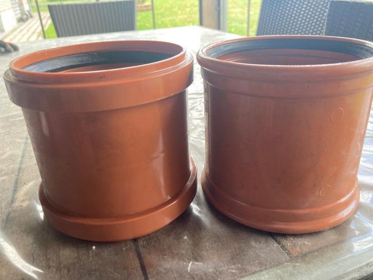 Verschillende pvc roodbruin koppelstukken, Doe-het-zelf en Bouw, Buizen en Afvoer, Nieuw, Rechte buis, PVC, Minder dan 2 meter