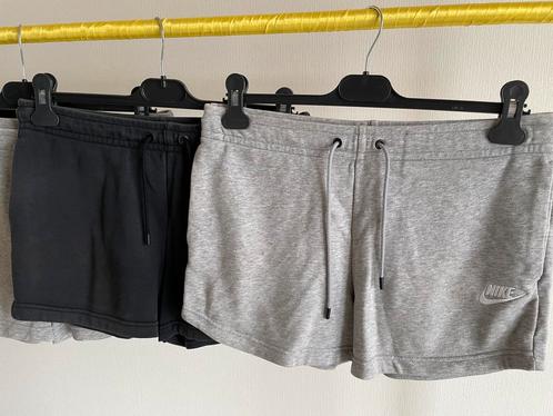 4 shorts NIKE - 38/40 - als NIEUW!, Kleding | Dames, Sportkleding, Zo goed als nieuw, Overige typen, Maat 38/40 (M), Grijs, Verzenden